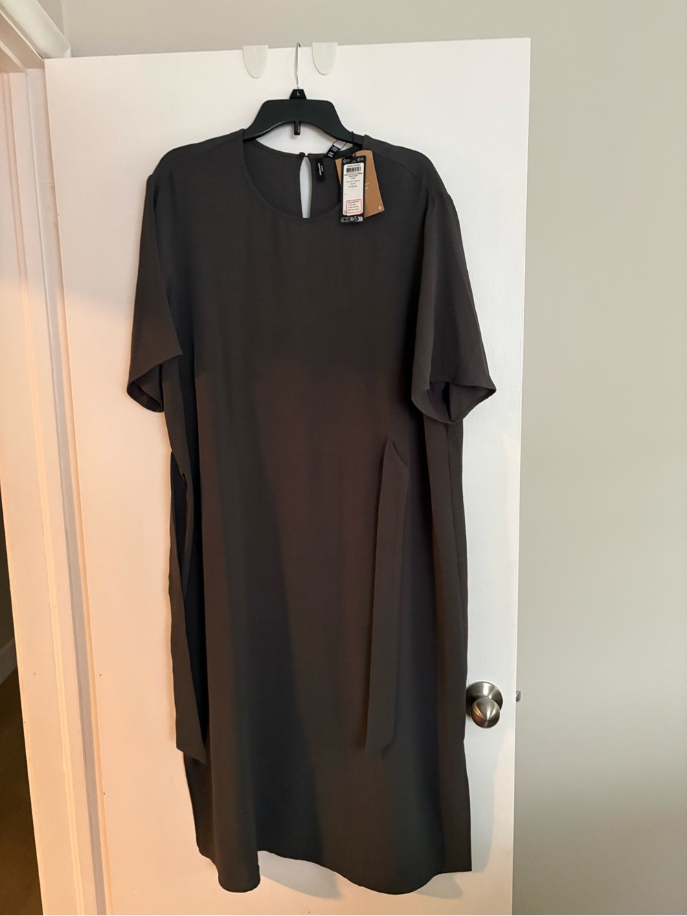 Vero Moda Black Short-Sleeve Midi Shift Dress
